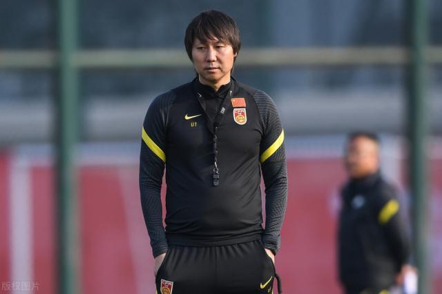 半岛体育官网-国足热身8连胜李铁满意精气神：踢球欲望有了改变