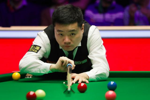 半岛体育-德国大师赛首日丁俊晖涉险过关 特鲁姆普强势归来